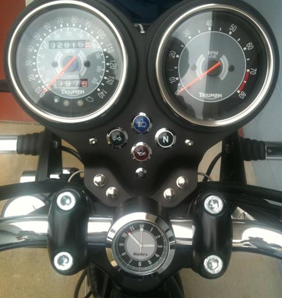 Marlin's Quest Compass in Talon Motorcycle Handlebar Mount - Satellite Driven